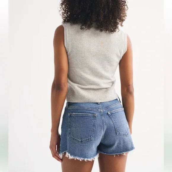 NWT Abercrombie and Fitch Curve Love High Rise "The Mom Short" Jean Shorts - Picture 2 of 7